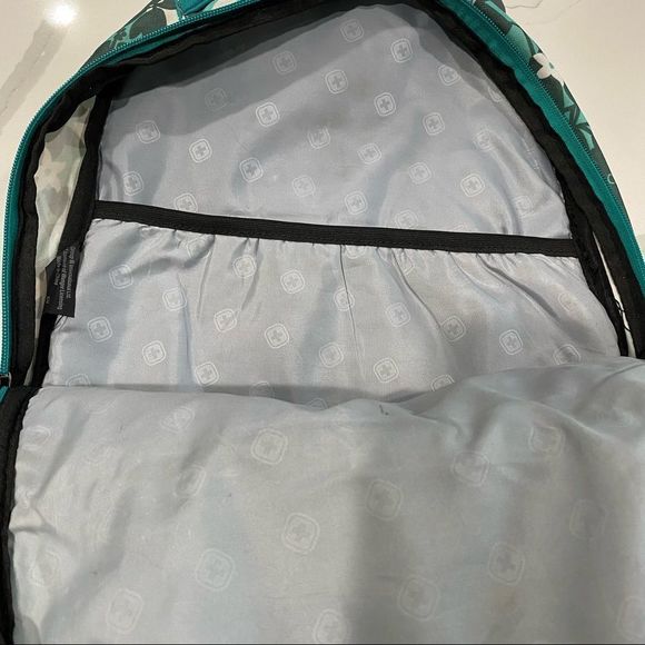 SWISS Backpack - Picture 6 of 9